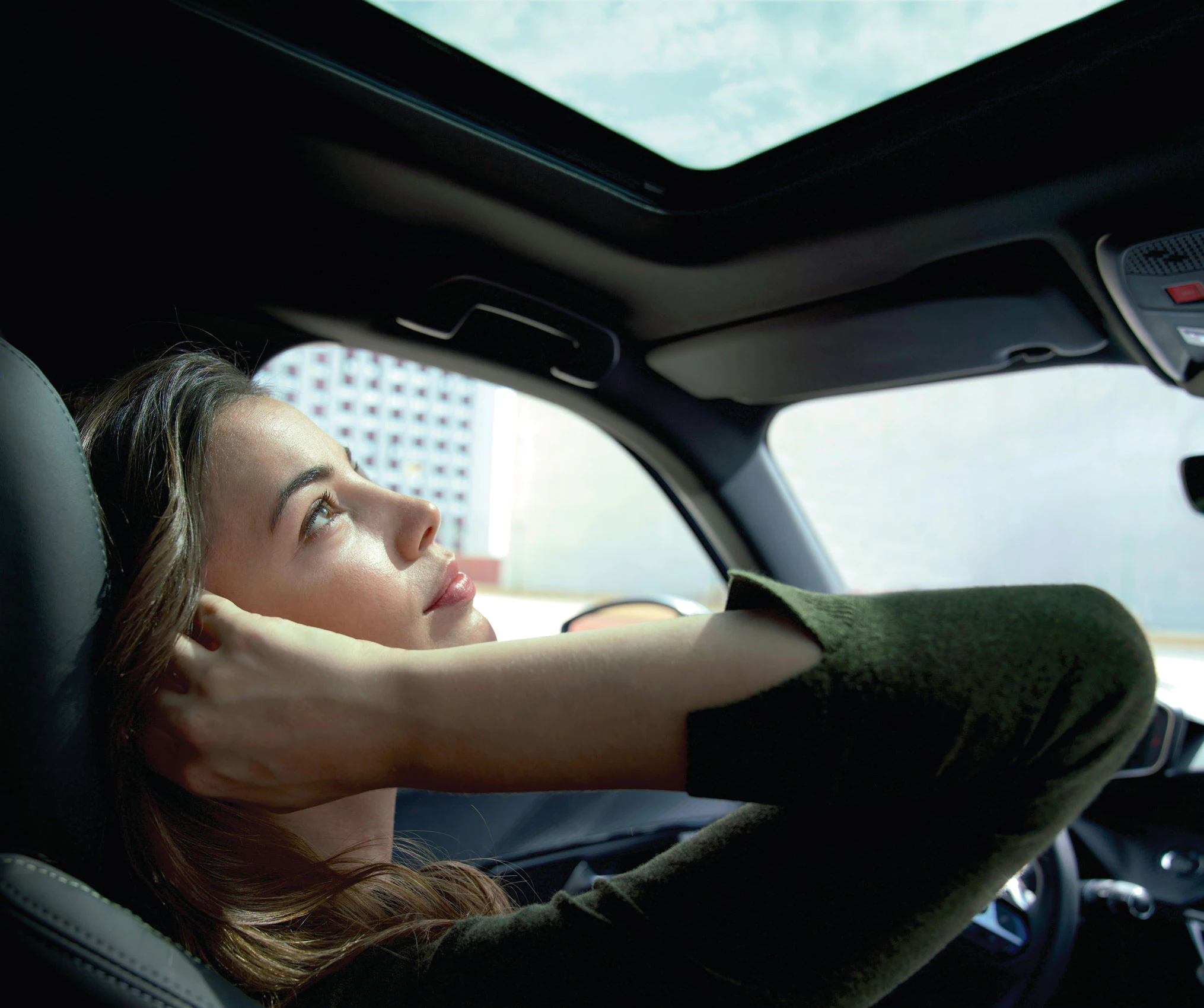the sunroof in the Peugeot e2008